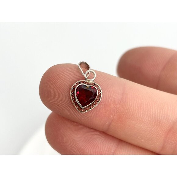 Garnet Accented Heart Shaped Wavy 925 Sterling Silver Vintage Pendant | Charm - Picture 9 of 12